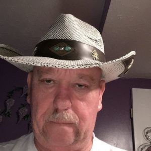 Meet your Posher, Gil